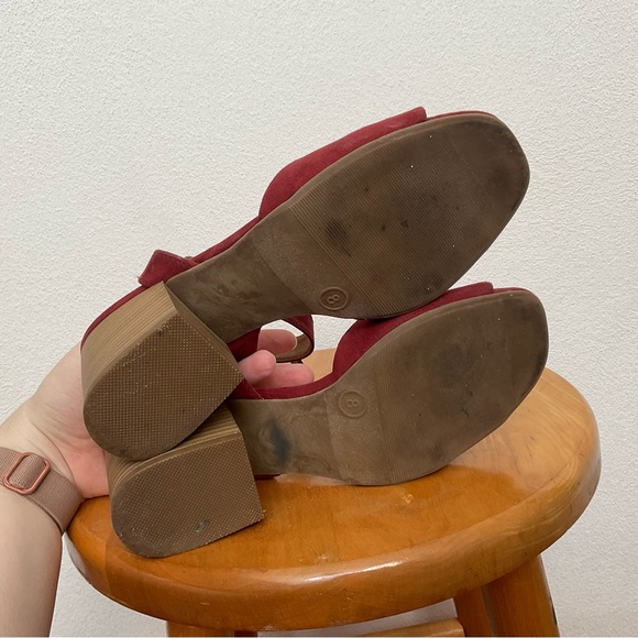 Universal Thread Red Suede Open Toe Block Heel Ankle Strap Size 8 - Picture 5 of 7